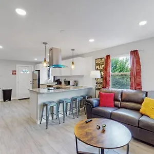 Remodeled 66th 3 King Beds In Holiday home