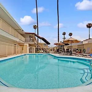 Hotel Super 8 By Wyndham Angeles-culver Area